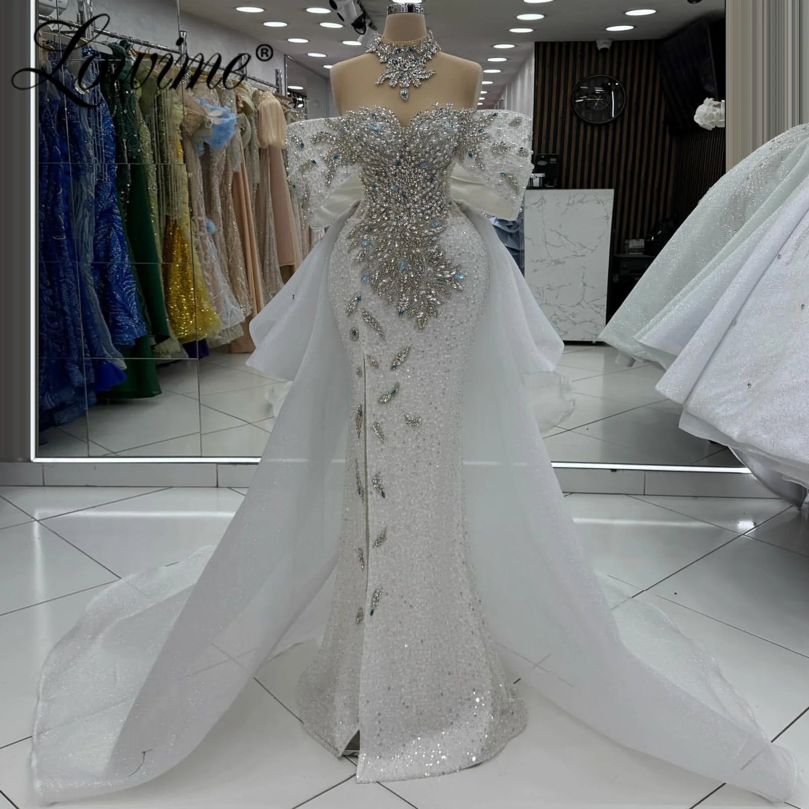 

2026 Белые длинные платья для выпускного вечера Верхняя юбка с открытыми плечами и кристаллами Свадебное платье Robe de Mariée Индивидуальные арабские вечерние платья