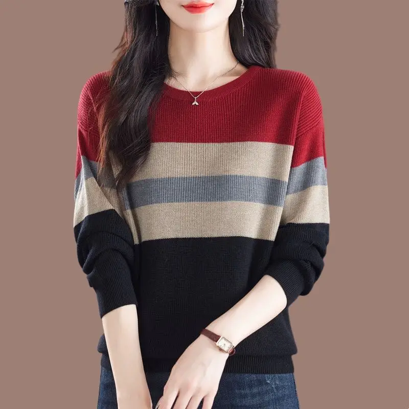 

Loose and Slimming Round Neck Contrasting Knitted Sweater for Women Versatile for Autumn and Winter Striped Base Top