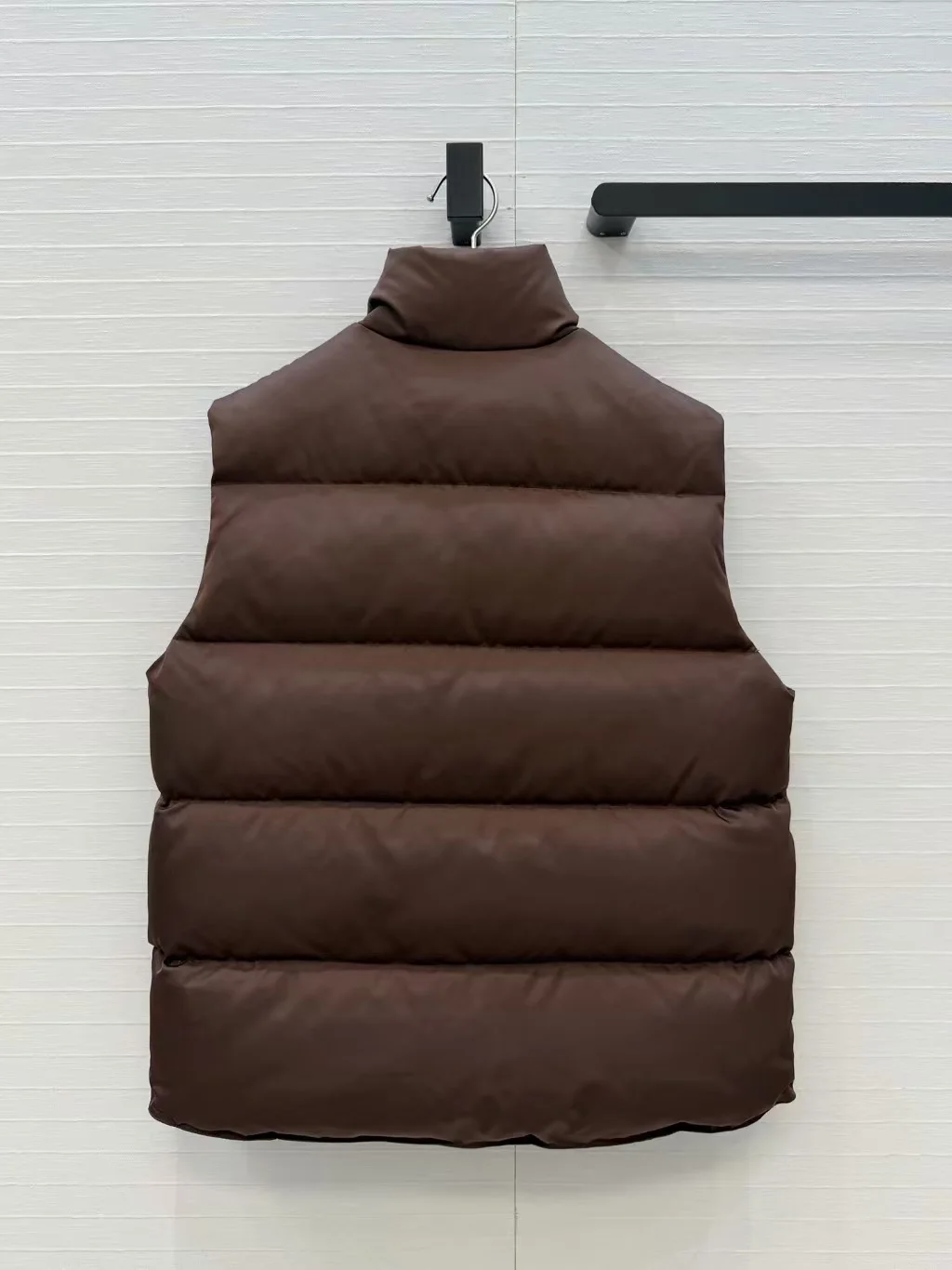 Women's autumn and winter metal buckle stand collar, bread silhouette 90% white duck down workwear, down vest new style