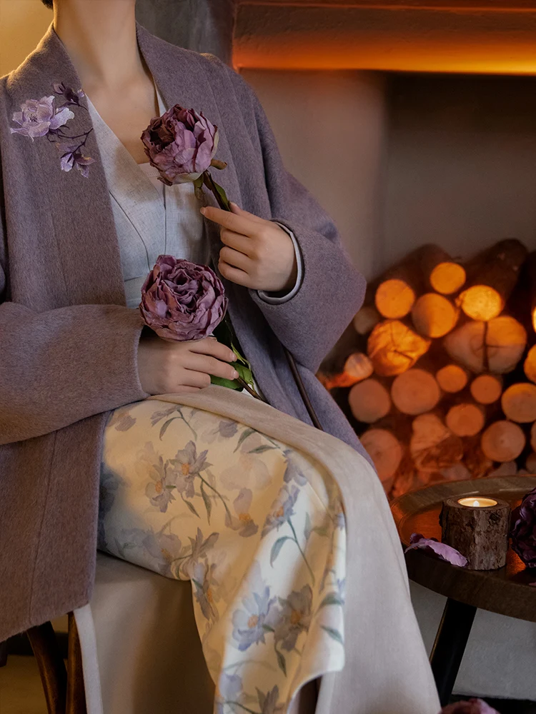 

Комплект из шерстяного пальто и юбки с вышивкой в стиле Ханьфу от Ang Gong Yu: повседневная осенне-зимняя модная традиционная китайская одежда