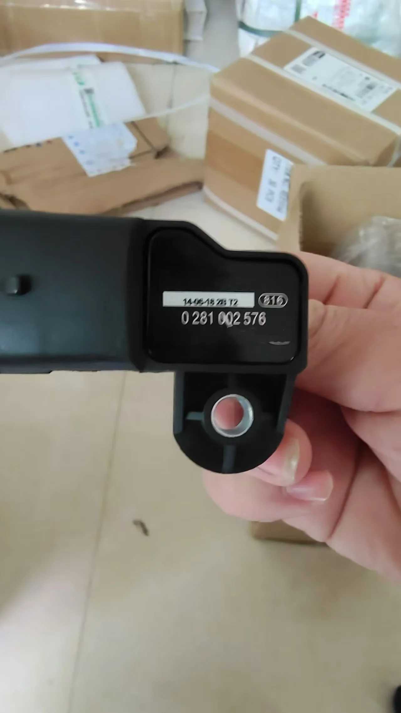 

Air intake Manifold Absolute Boost Pressure MAP Sensor 0281002576 for Volv-o FE FH FL FM Kamaz for Daf CF LF 45 55 65 0281002743
