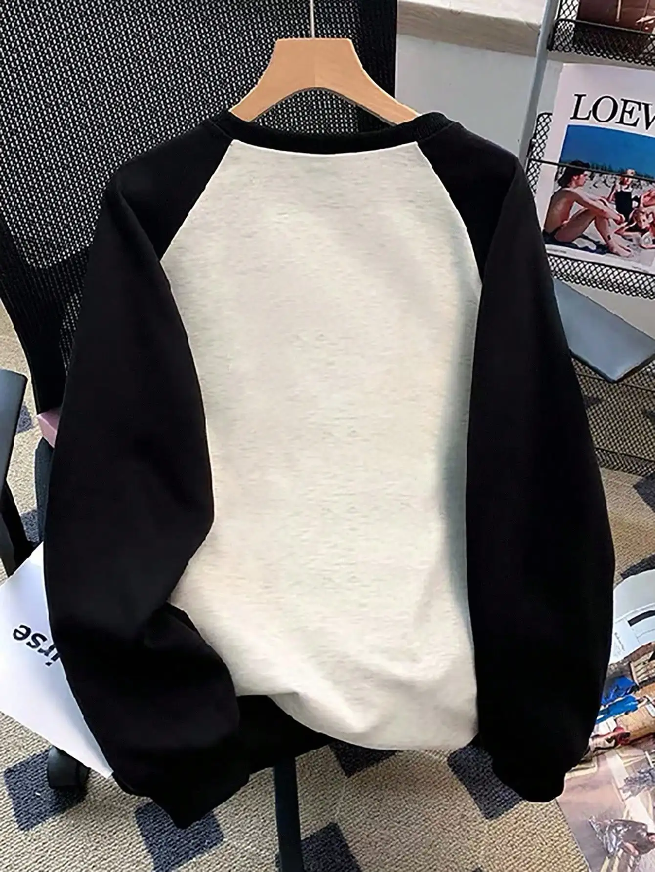 เสื้อสเวตเชิ้ตแขนแรกลันสีสันตัดกันสำหรับผู้หญิง เสื้อลำลองสำหรับฤดูใบไม้ร่วงและฤดูหนาว