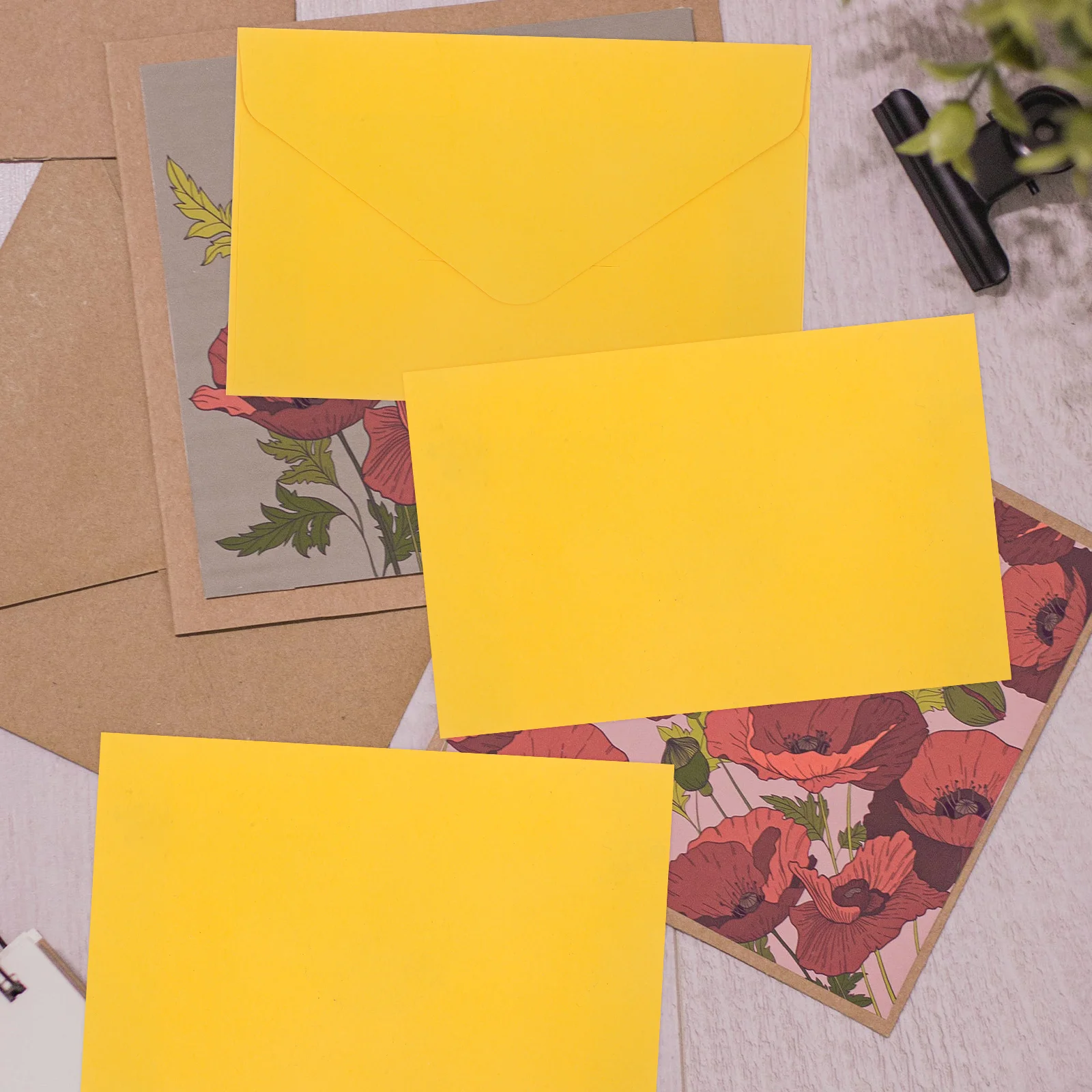 

100 Pcs Golden Mini Envelopes Elegant Blank Paper Wedding Invitations Cards Foldable Banquet Baby Shower Gifts