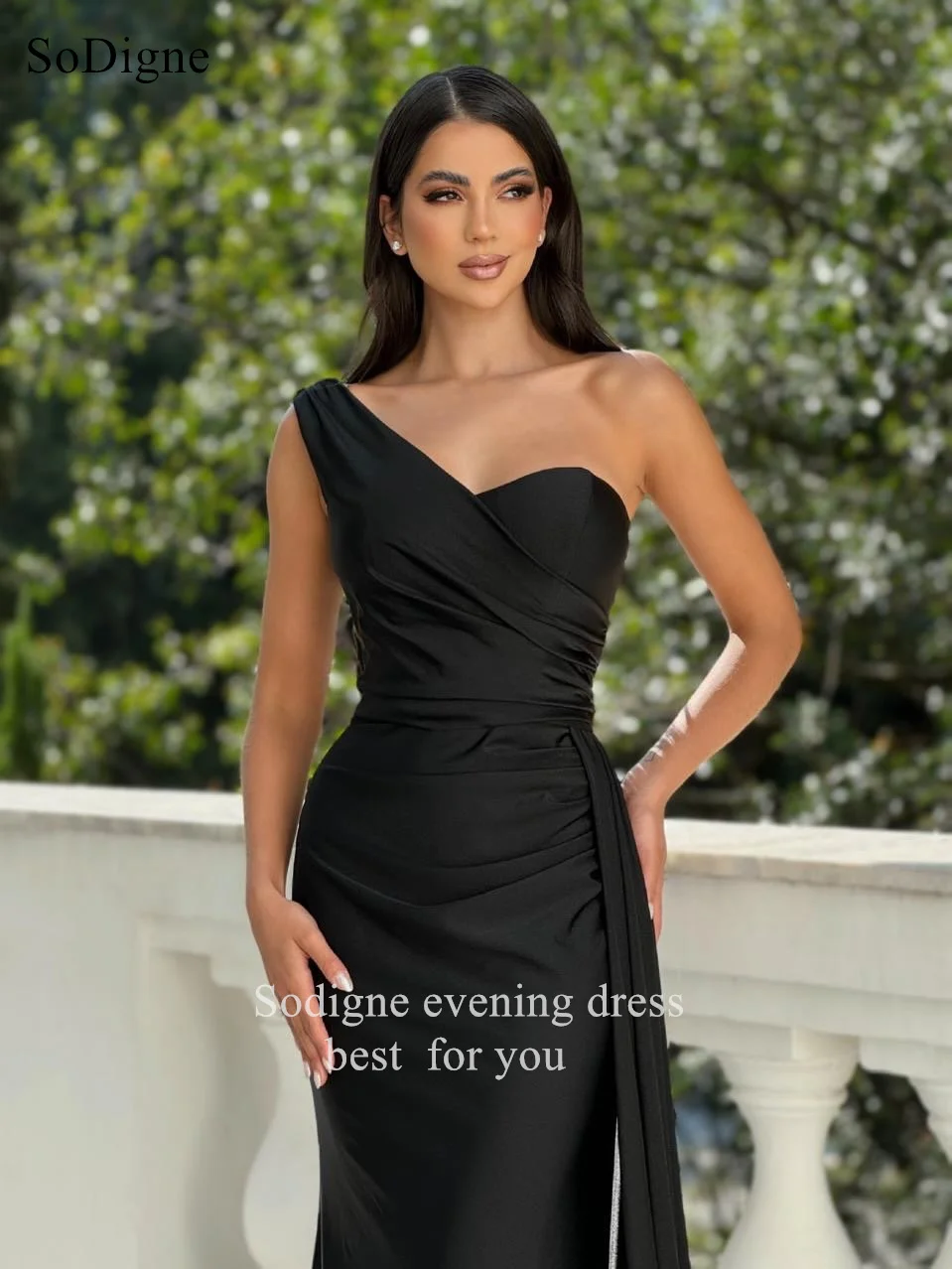 SoDigne elegante zwarte satijnen avondjurken één schouder mouwloze zeemeermin feestjurk geplooide galajurken op maat