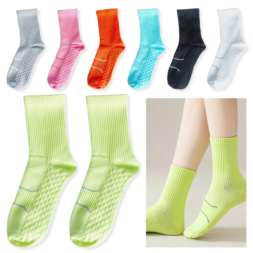 High Quality Running Fashion Sports Socks Breathable Sweat Absorption Sports Short Socks Soft Cute Basketball Socks for Women