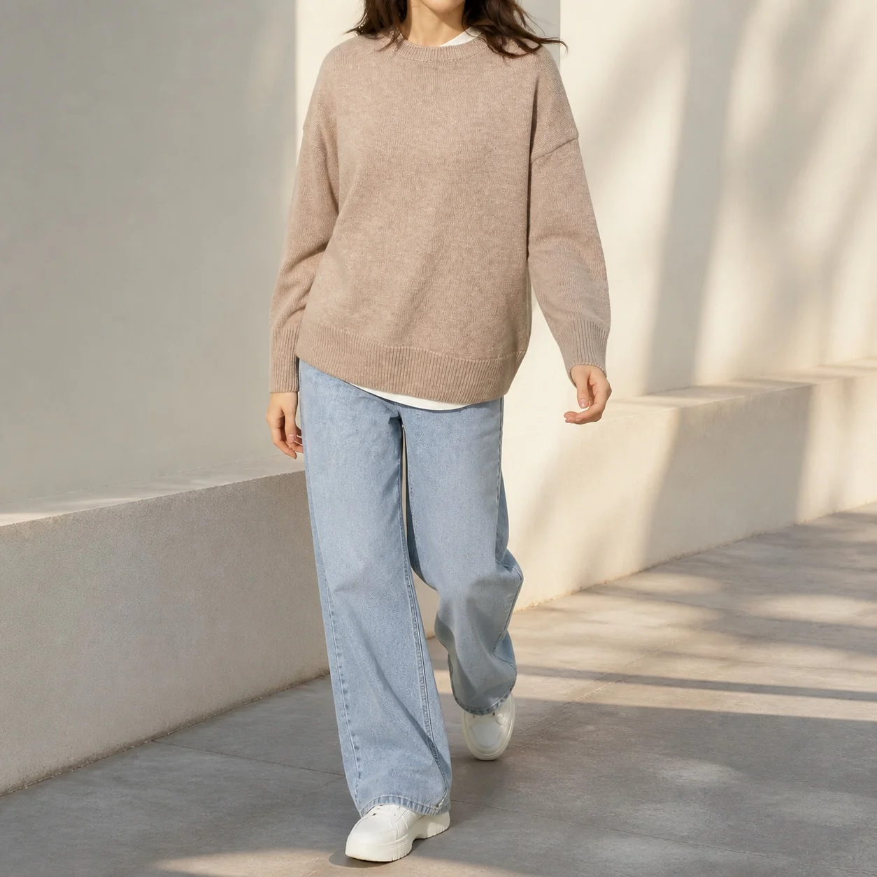 Single Round Neck Sweater Regular Fit Casual with Standard Length Winter Heat Set Medium Weight Pullover Overhead Women Sweater