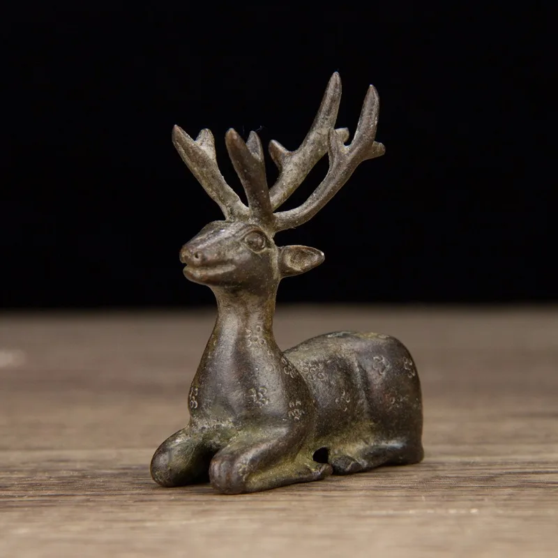 and miscellaneous collectibles, antique-style distressed craftsmanship, small ornaments, plum blossom deer home dec