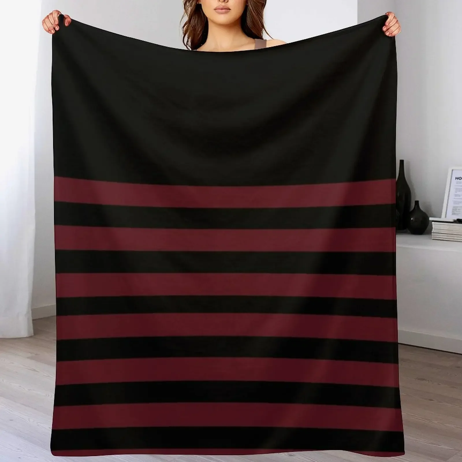 

Black and dark red striped Throw Blanket Quilt Soft Beds Bed covers Blankets