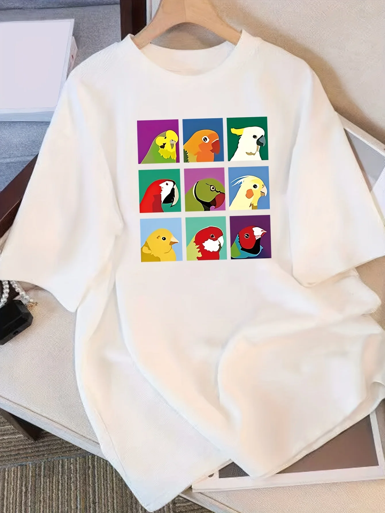Nine Grid Parrot Pattern Printed Comfortable T-shirt Graphic Short Sleeved T-shirt Men's and Women's Summer Outdoor Clothing