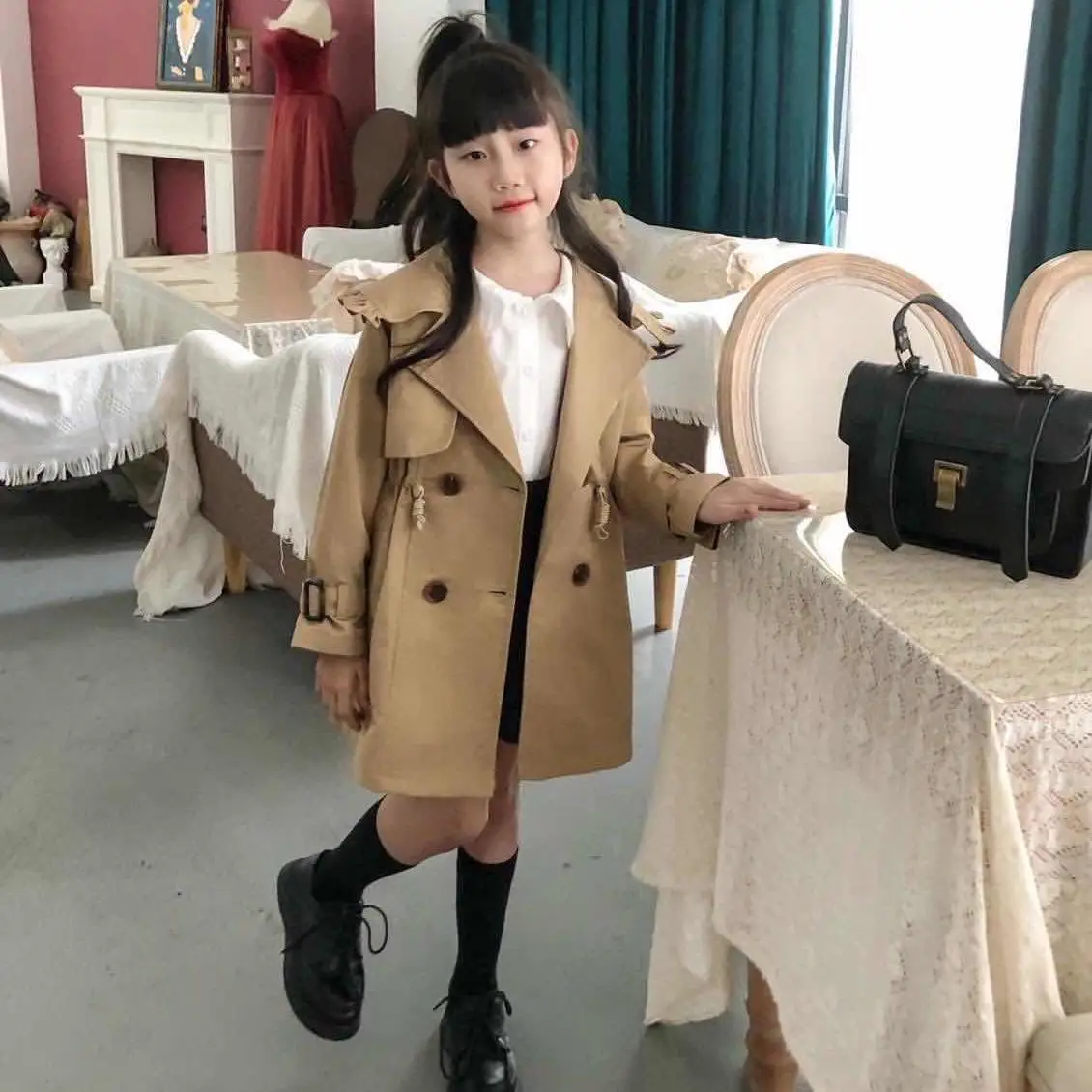 

Новинка 2023 года, детская ветровка для девочек, пальто, весенне-осенняя модная детская куртка в корейском стиле с двойными пуговицами и поясом для девочек