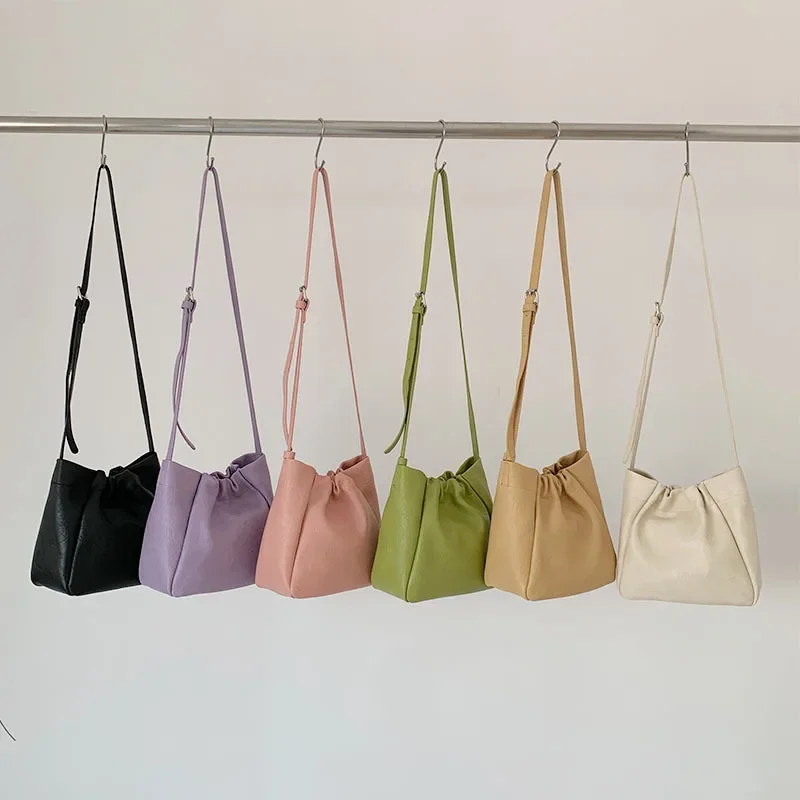 

Korean women's high-end and niche crossbody bucket bag versatile for commuting and leisure mother and child shoulder bag