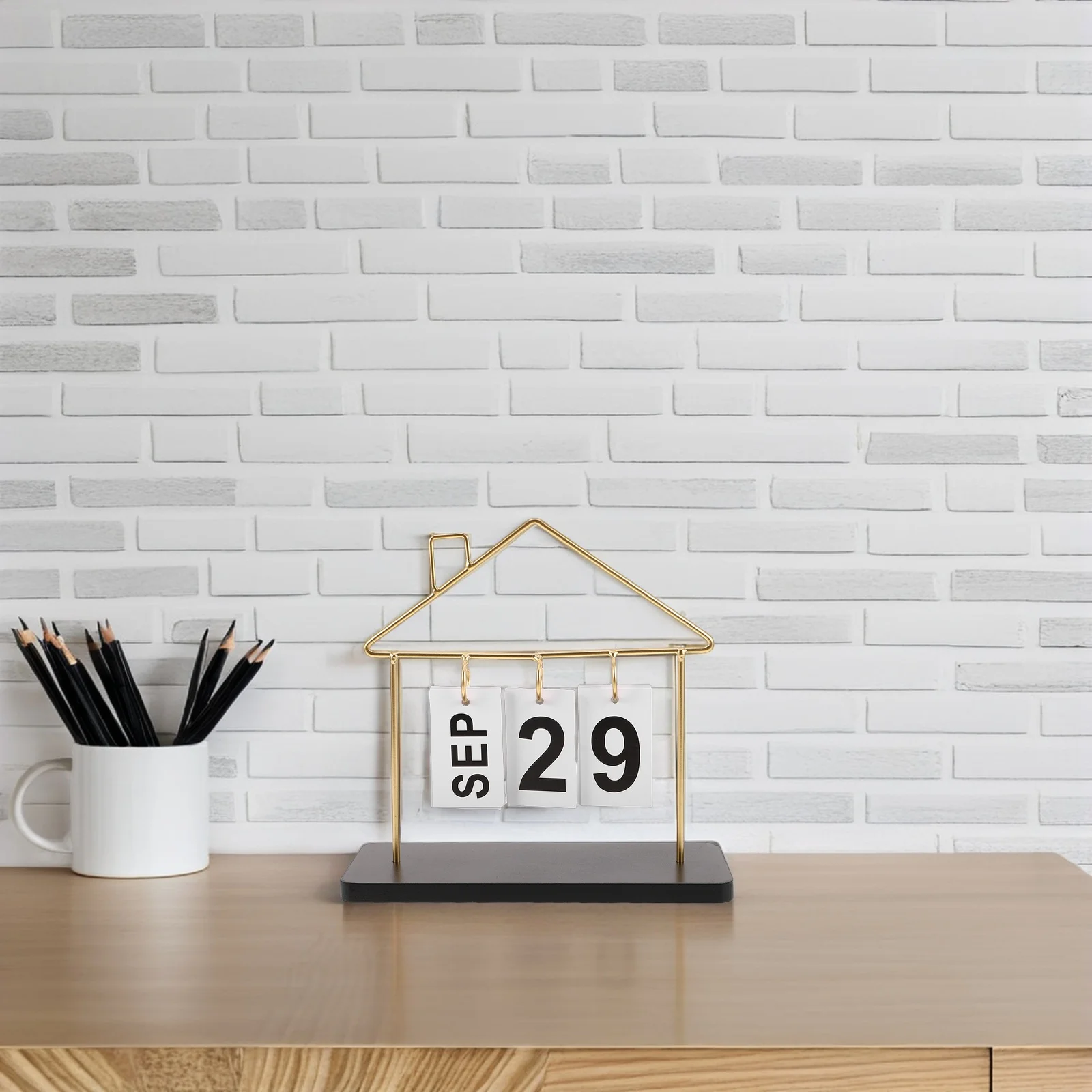 

Вечный календарь, креативный металлический флип-календарь на 2025 год, небольшой настольный календарь, офисный настольный органайзер, домашний декор, многоразовый аксессуар