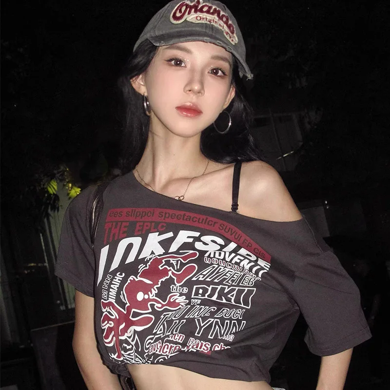 

Women's Y2K Gothic Off-Shoulder T-Shirt Letter Print Punk Harajuku Streetwear Grunge Aesthetic Crop Top for Summer