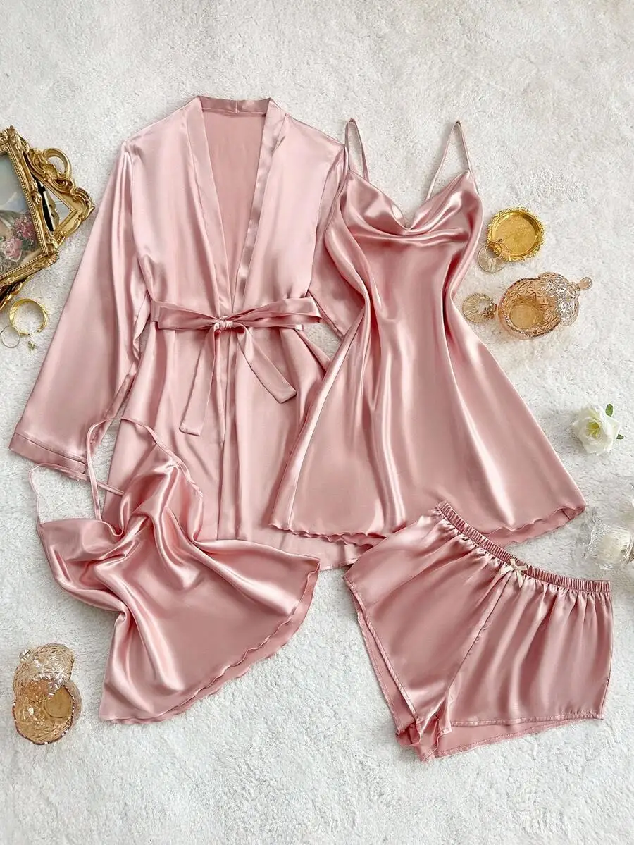 

Розовый атласный комплект для сна из 4 предметов: халат, топ-камизоль, шорты и маска для глаз