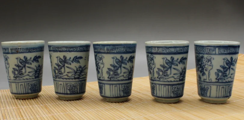 Chinese Jingdezhen Blue White Porcelain Handmade Flower Bird Gongfu Teacup Pair