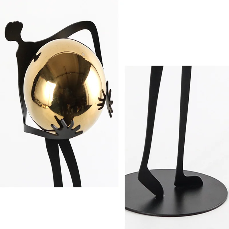 Modern Art Cast Iron Man Holding A Ball Sculpture, Character Statues, Metal Crafts, Abstract Art Decorative Ornaments