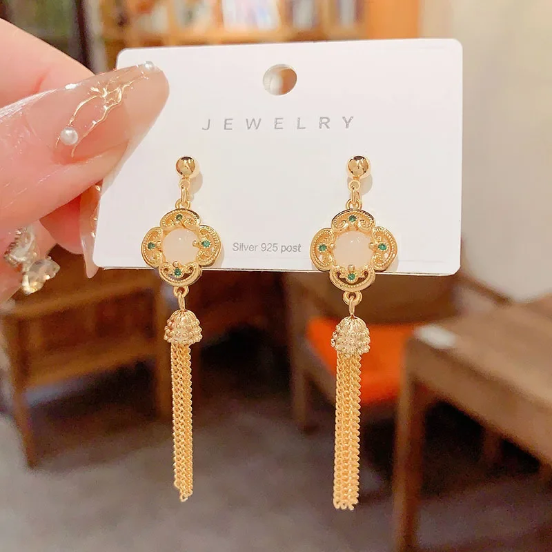 Vintage Chinese Kno… - image