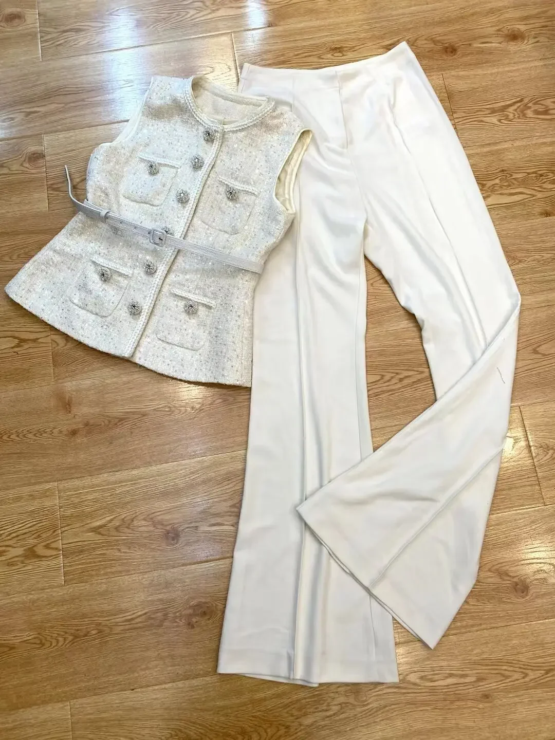 

Women's Elegant Set Sequined Round Neck Sleeveless Diamond Buttons Tweed Vest or High Waist Straight Flared Pants