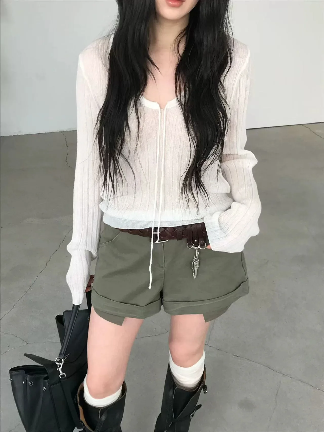 

Delicate V-Neck Knitted T-Shirt Soft Texture See-Through Sensation Dongda Gate Nuse New Spring Summer Collection Women's Top