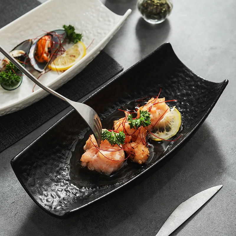 Premium Black and White Ceramic Tableware - Classic Oval Bowls, Fish Platters, Stylish Boat - Shaped Dishes and Salad Plates