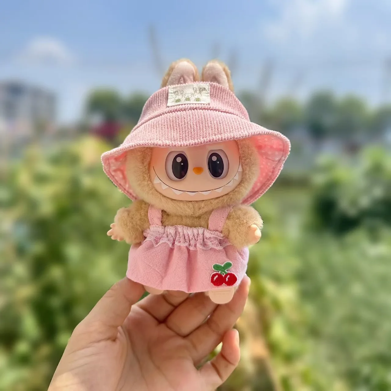 Cute Mini Plush Doll'S Dress with Hat17cm Labubu I II Idol Dolls Accessories For Korea Kpop Exo Sitting Party Clothing