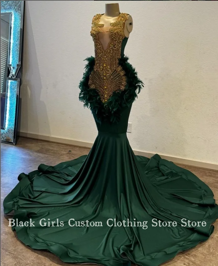 Noble Emerald Green Mermaid Prom Dress 2024 For Black Girls Gold Diamante Feather Applique Satin Wedding abi ball gowns