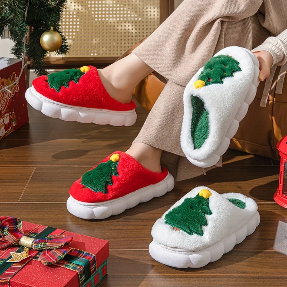 Zapatillas mullidas con diseño de árbol de Navidad populares, calzado de dibujos animados, accesorios, zapatos planos para casa, zapatillas cálidas de varios tamaños para niña