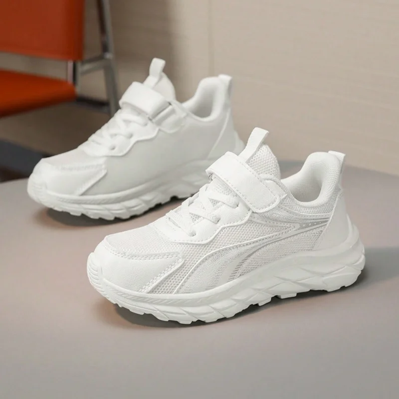 A pair of children's classic sneakers with all-match style and wear-resistant sole for multiple daily scenarios LJ-606