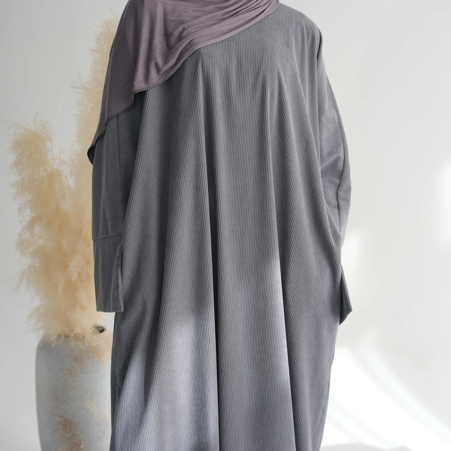 Imagem -04 - Vestido Longo de Veludo Abaya para Mulheres Muçulmanas Hijabs Soltos Dubai Turco Kaftan Modesto Ramadna Eid Roupa Islâmica Quente Inverno