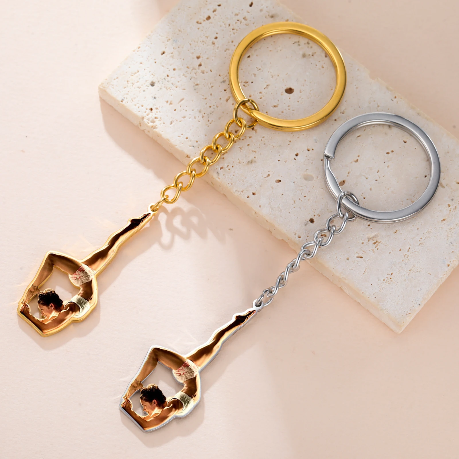 COOLTIME الملونة المطبوعة اليوغا المفاتيح سلسلة مفاتيح من الفولاذ المقاوم للصدأ أنيق إكسسوارات رياضية للجنسين مجوهرات لعشاق اليوغا