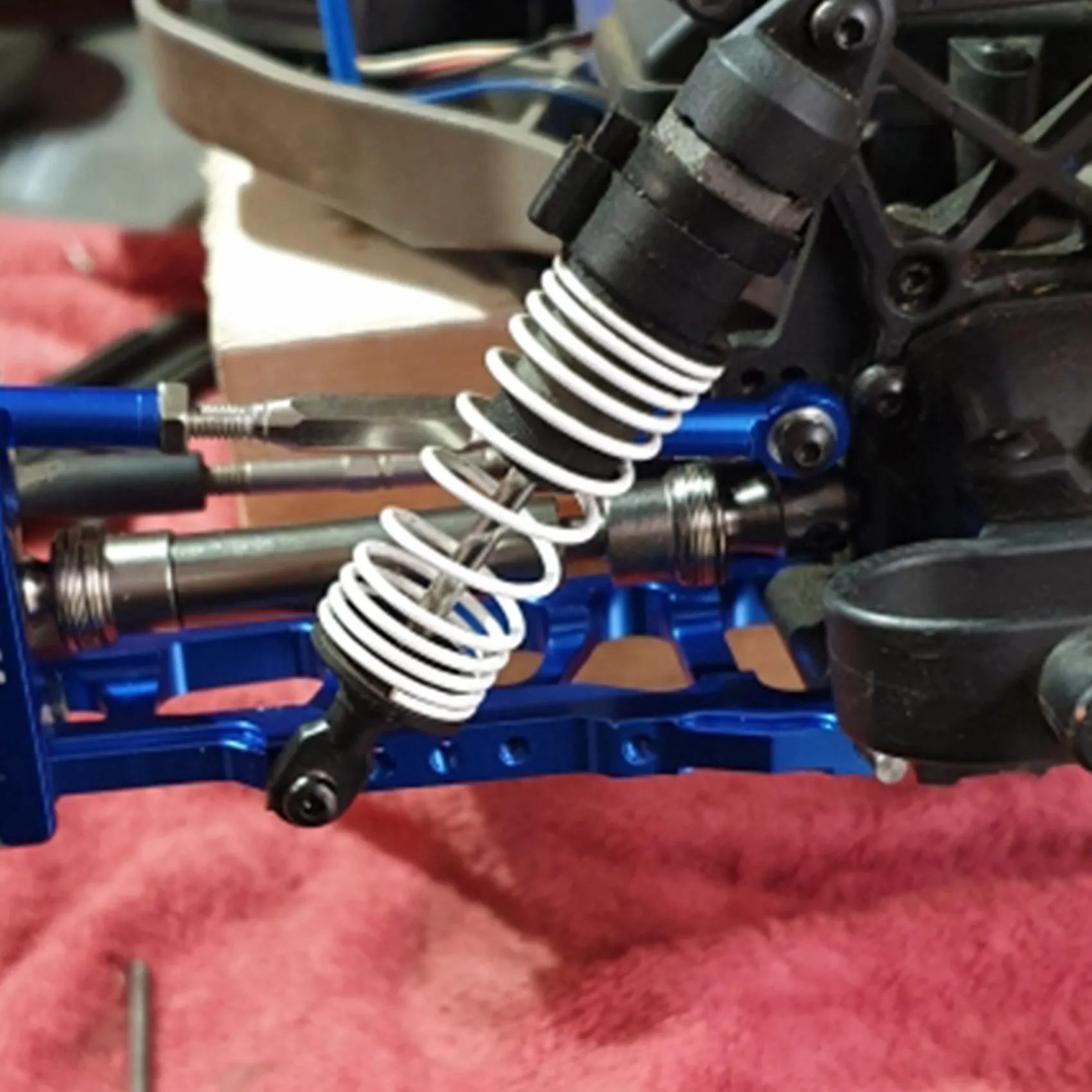 12 個ステアリングピボットブッシュ C ハブブッシュと 2 個ステアリングリンケージプルロッドトラクサス 4X4 1/10 RC カー用