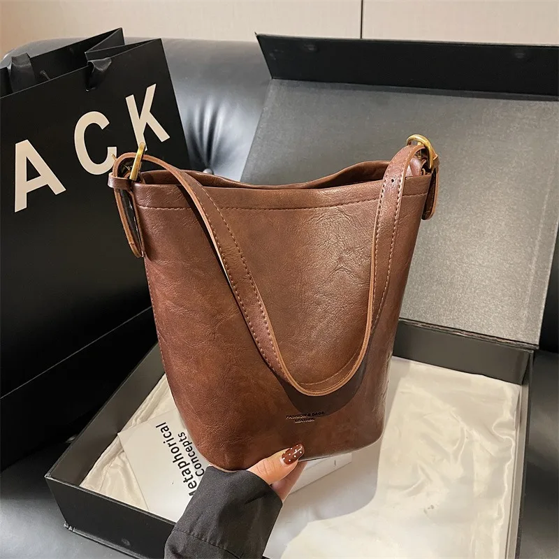 

PU Shoulder Bag Simple Solid Color Bag Body Design Versatile Large Capacity Daily Commuter Messenger Bag