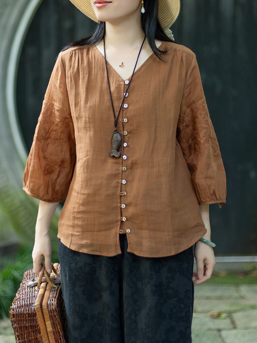 

Retro V-ne Embroidered ell Button Women's irt Silk Design Loose Fit Regular Sve Length Pure Color Top