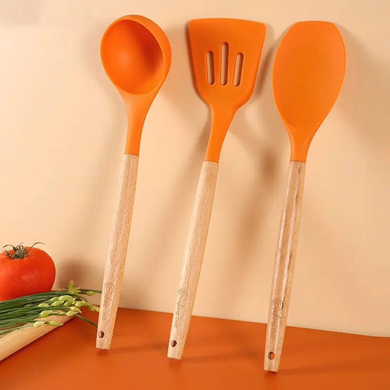 3-Piece Set of Wooden Handle Silicone Kitchen Utensils Cooking Utensils Set Non Stick Shovel Cooking Utensils Baking Tools