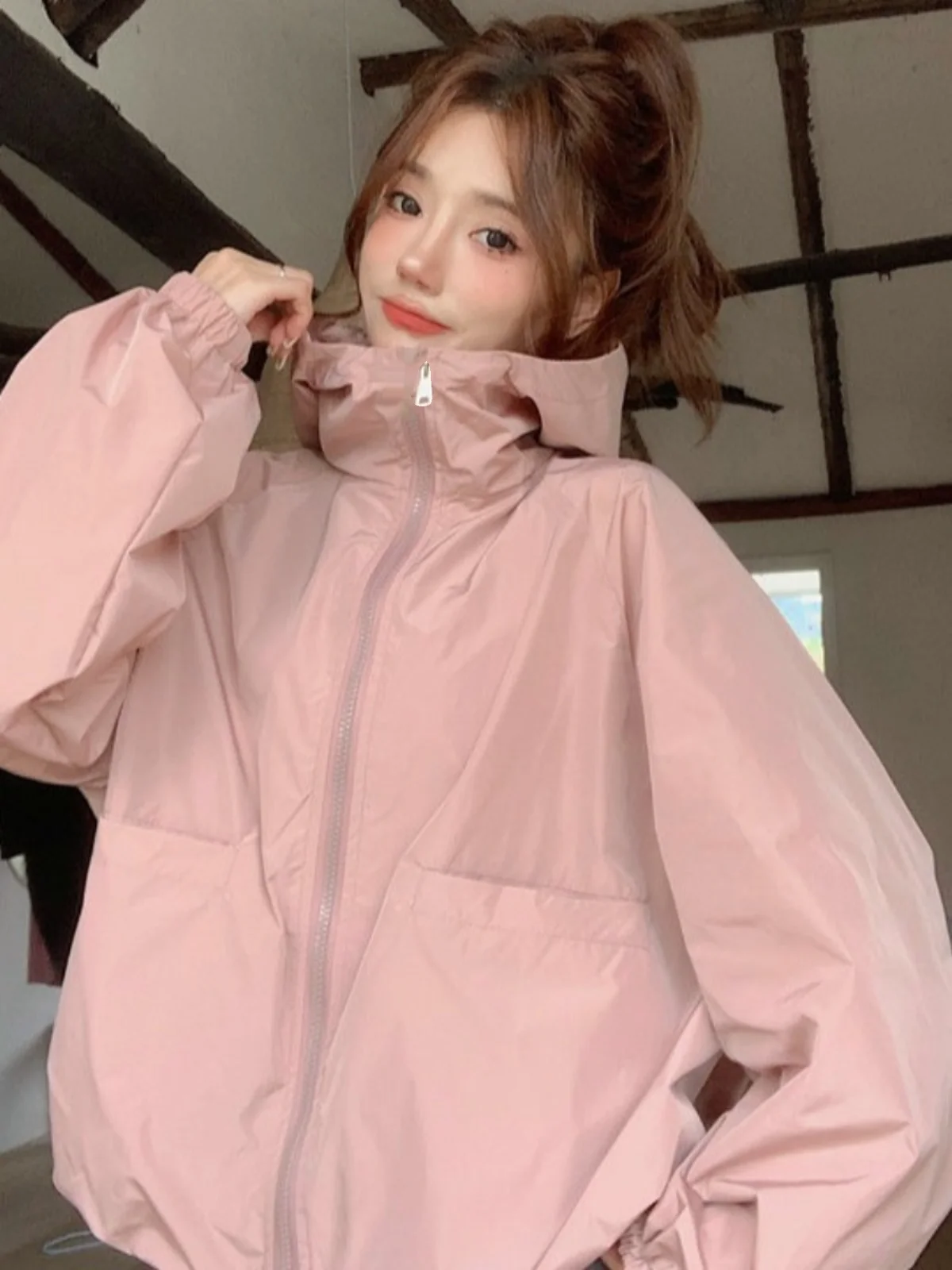 Summer 2024 New Design Outdoor Hooded Short Length Sun Protection Loose Casual Style Jacket Women's Fashionable Commute Wind