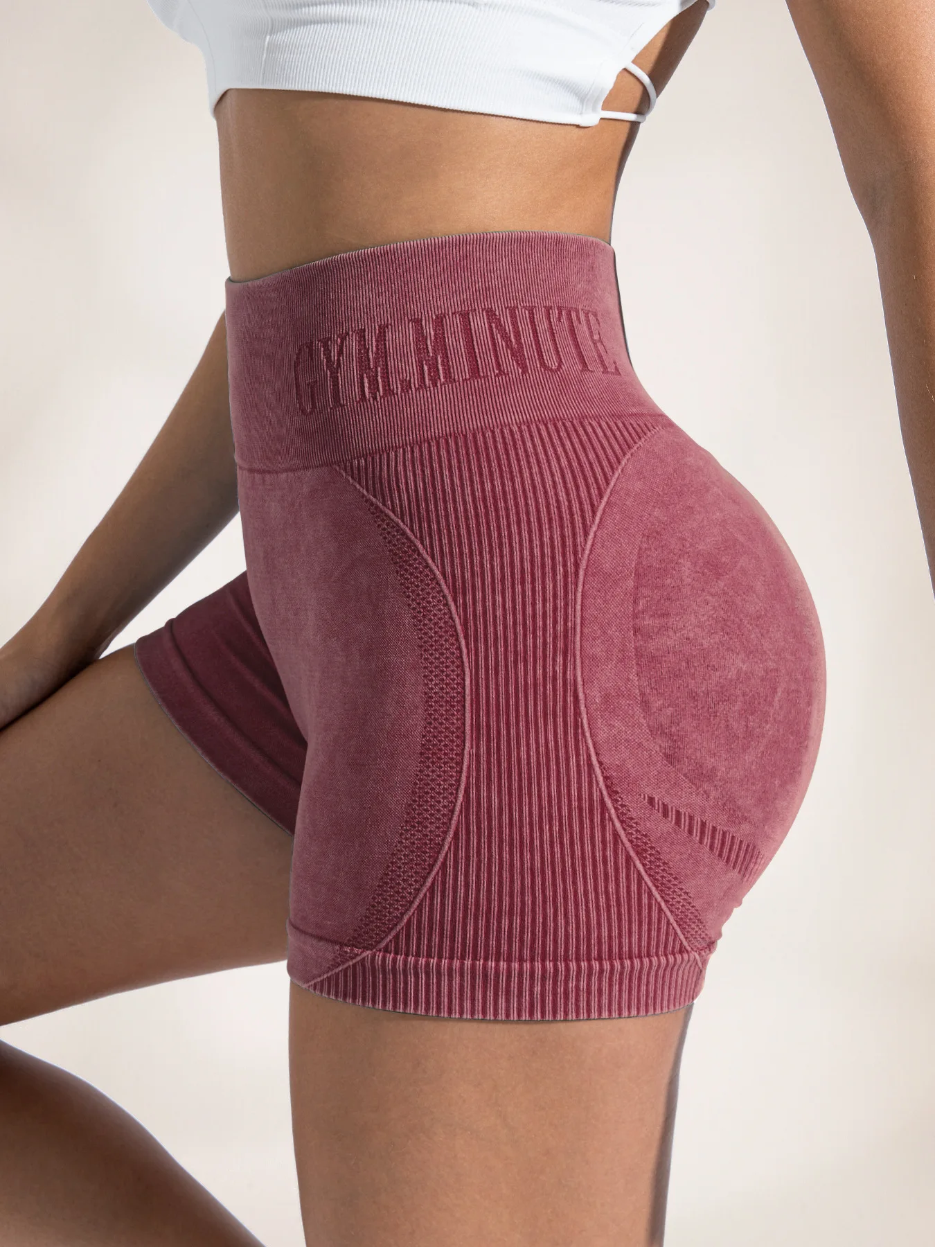 Damen Sand-Wash High-Waist Yoga-Shorts mit Bauchkontrolle und Po-Lifting-Effekt, Hochelastische Slim-Fit Sporthose für Laufen, Fitness und Workout – Detail 9