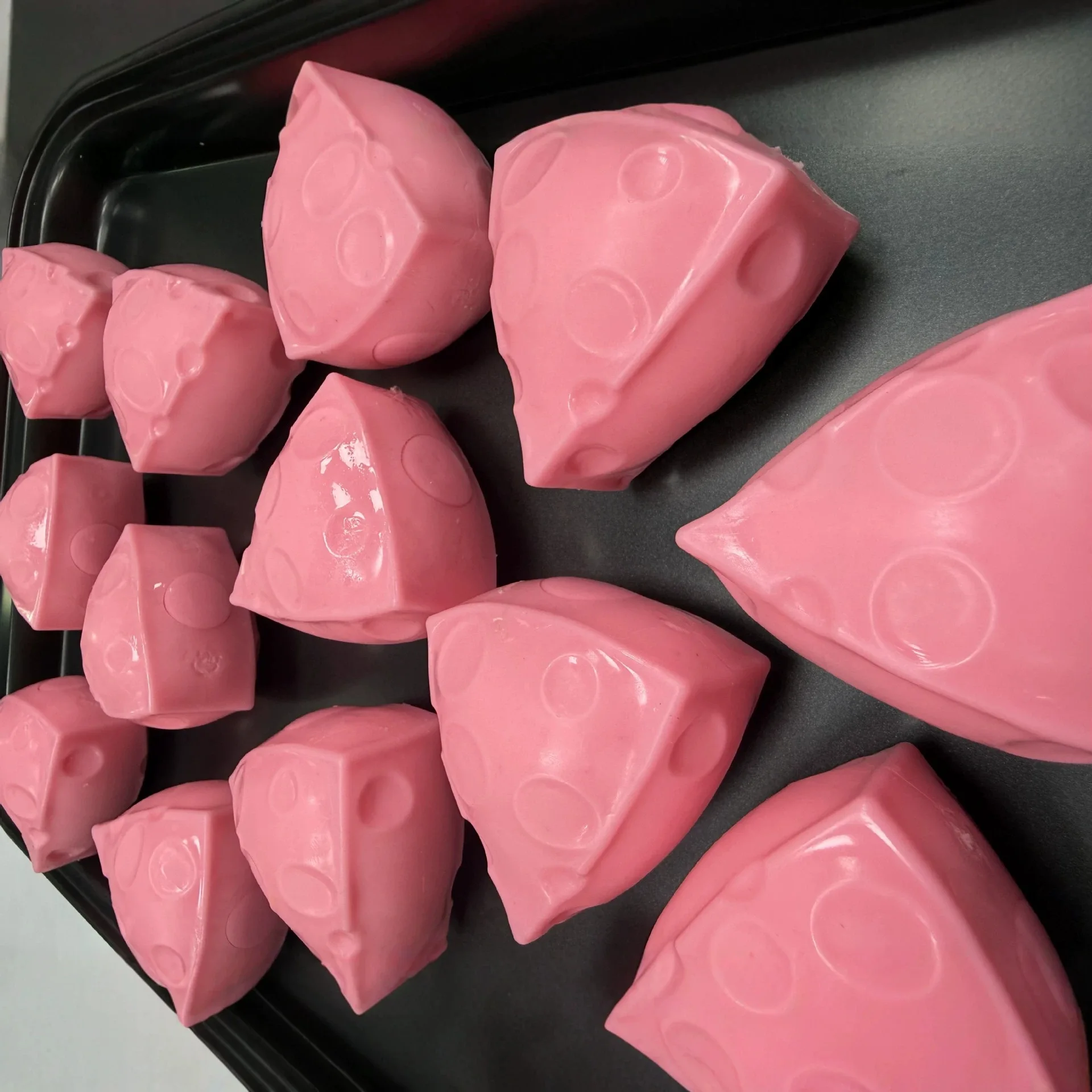 手作りのクランチチーズ型、形を変えられるスクイッシー・ピンチ - Sensory Fidget Toys のレビューと価格