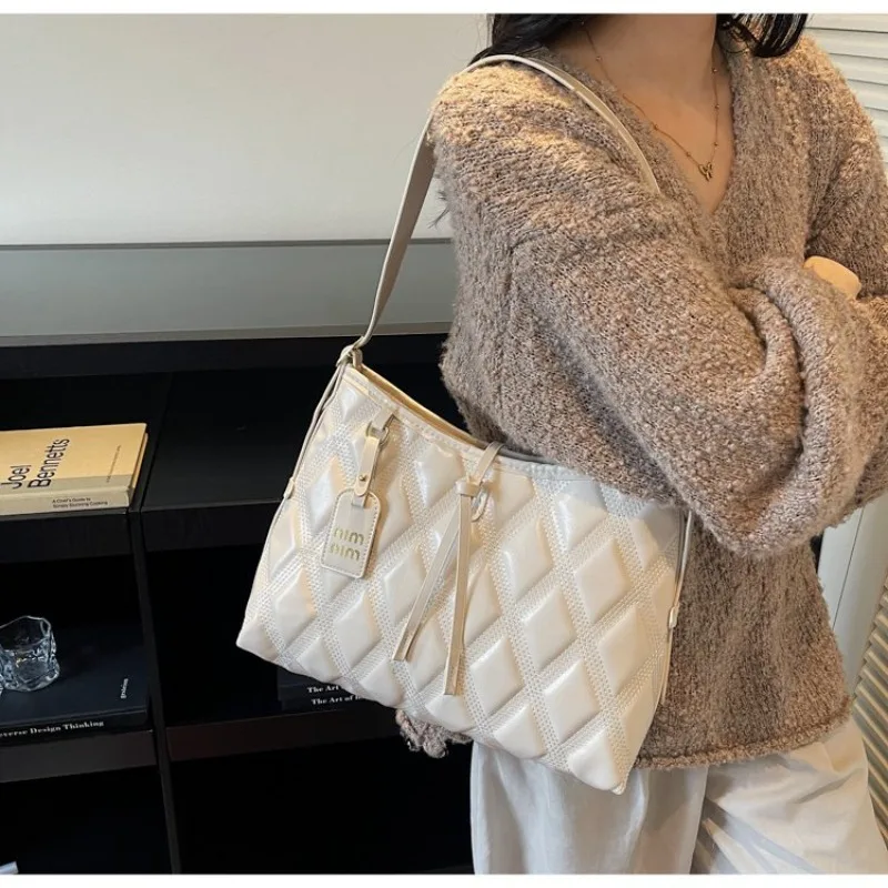 

Tailored Luxury Designer Diaper Bag For Women Elegant Leather Tote Stylish Crossbody Bag Structured Shape