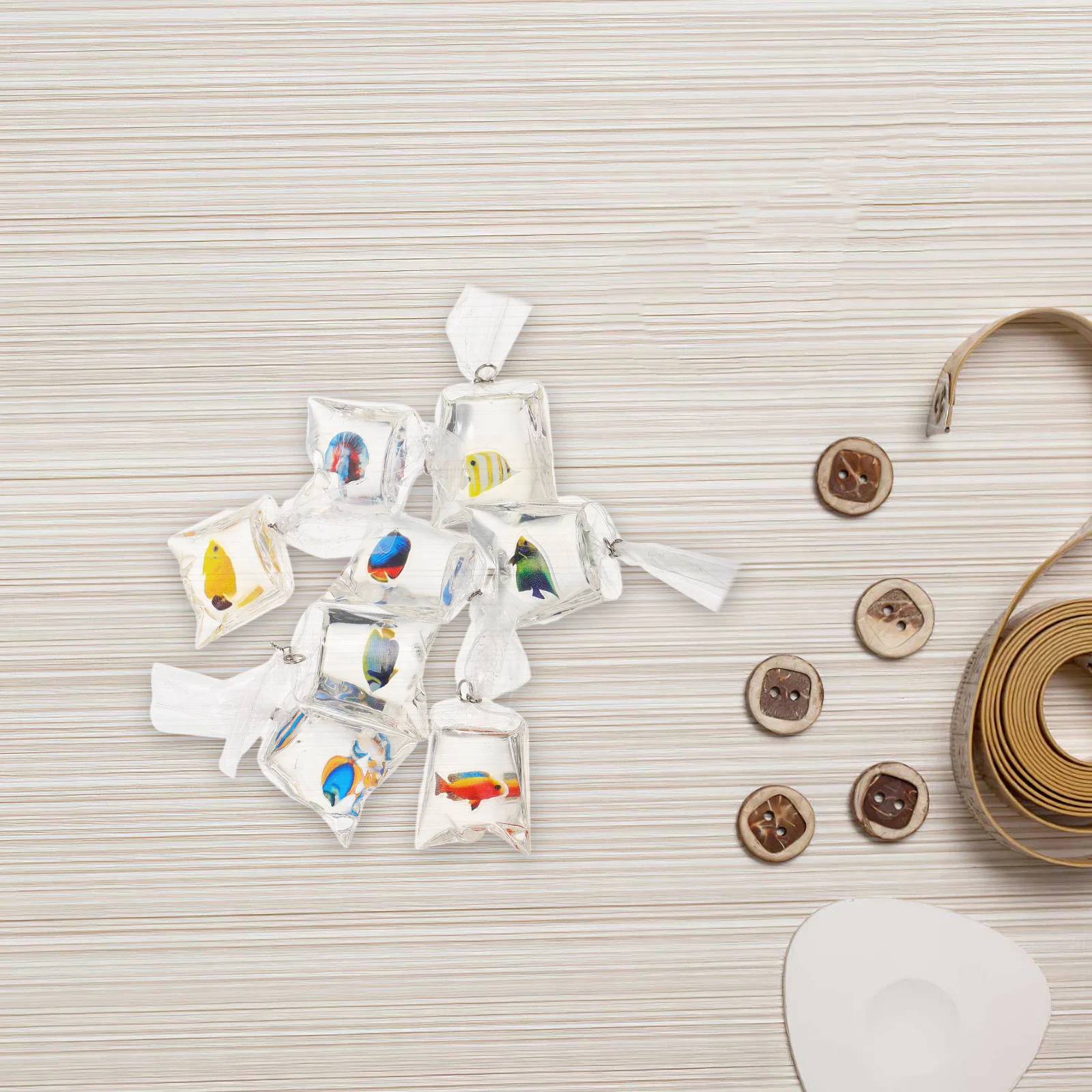 

8Pcs Mixed Color Transparent Resin Goldfish Pendants for DIY Craft Jewelry Bracelet Necklace Keychains Ocean Animal Pendants