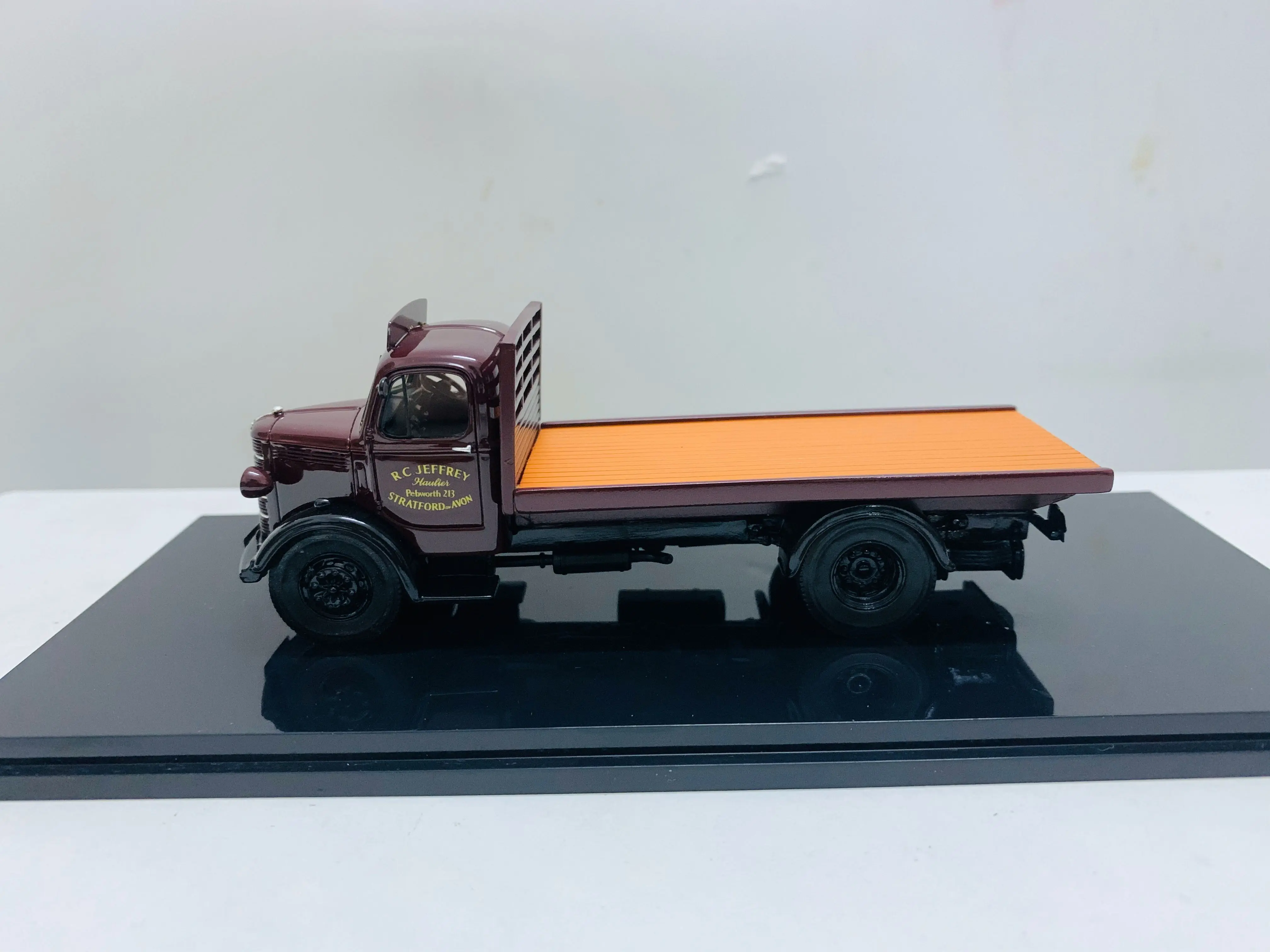 

British Transport 1/50 Scale Resin Model Truck Bedford Flatbed R.C. Jeffrey. No Box