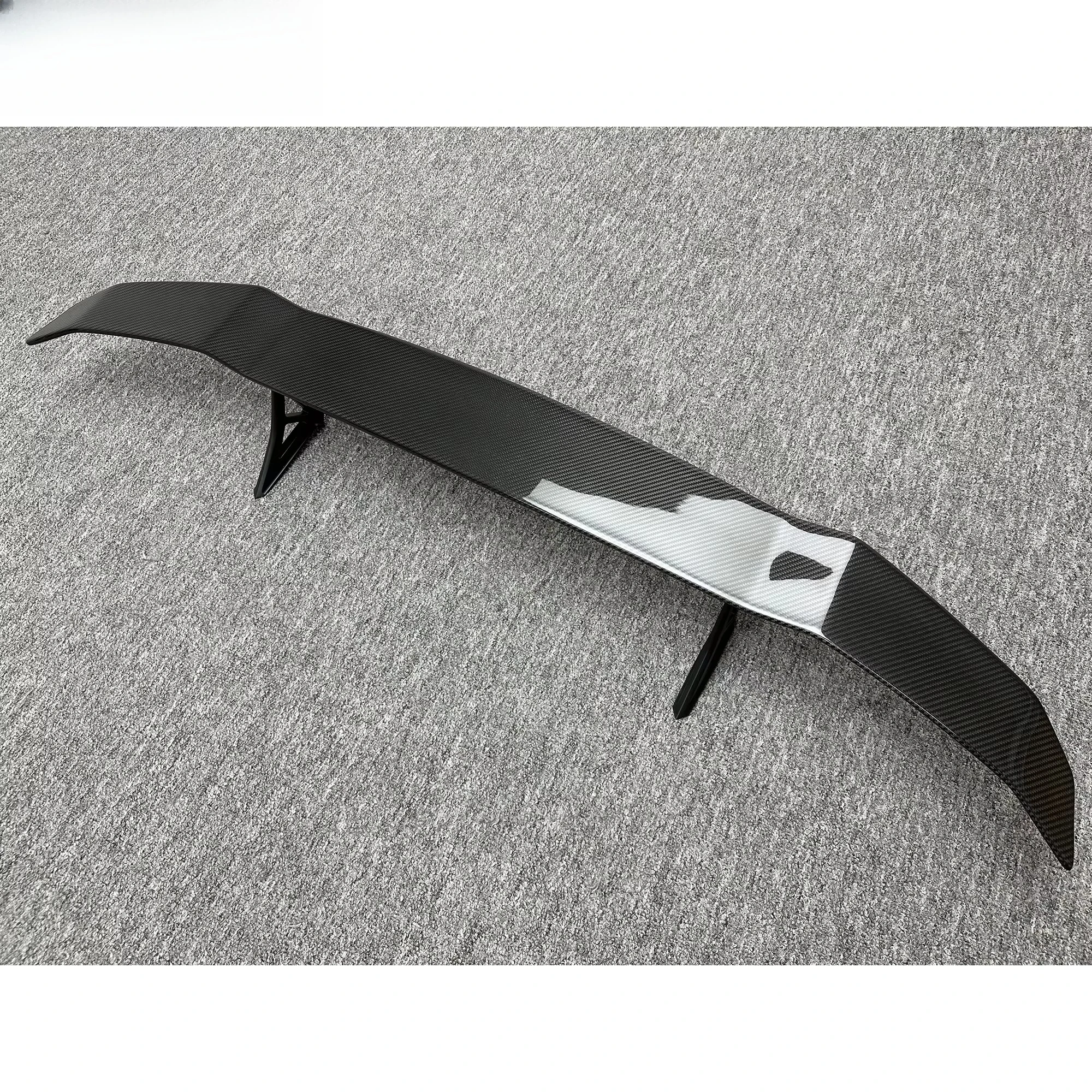 

Vorstein Style Dry Carbon Fiber Car Parts Tail Spoiler Rear Wing for Huracan LP580 LP610 2014-2018 Rear Spoiler