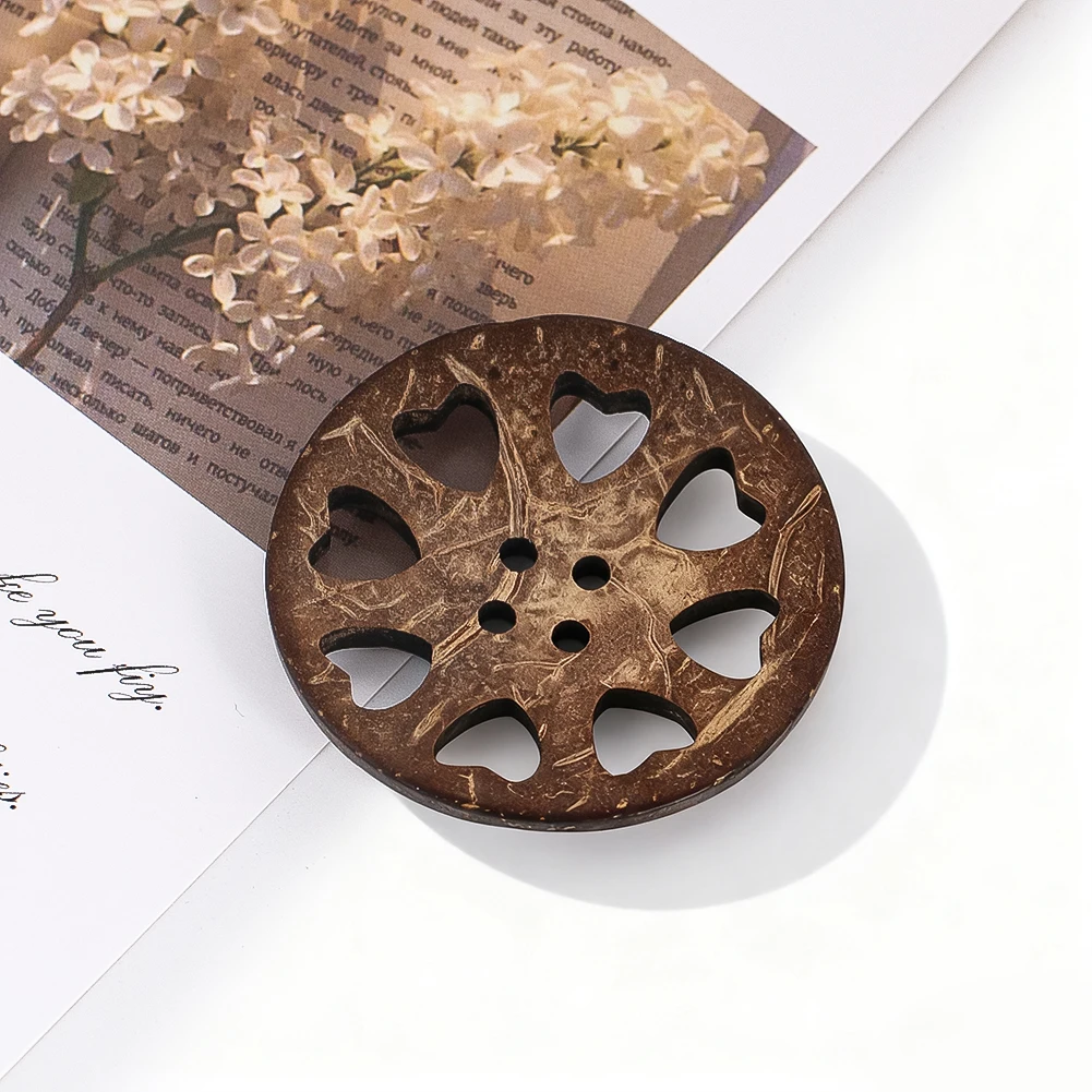 

5PCS Vintage Round Coconut Shell Buttons and Wooden Heart-shaped Buttons for DIY Clothing Sewing and Home Decoration Hanging