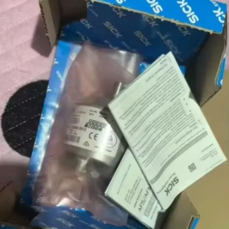 

AFM60A-S4NB018X12 1059039 Encoder Brand New in Box AFM60A-S4NB018X12 DHL