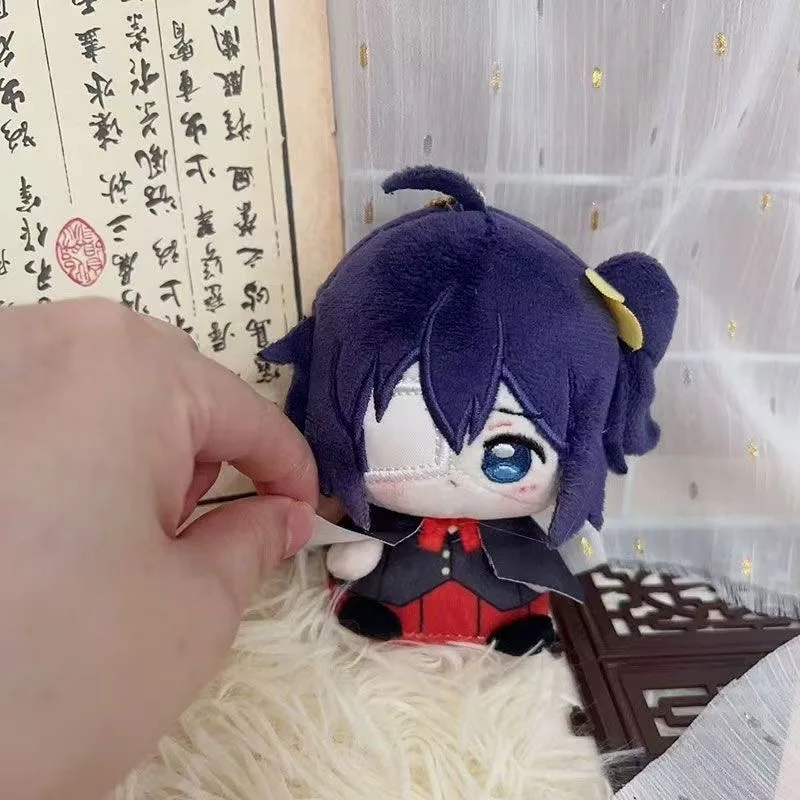 حتى إذا كان لديك مرضًا ثانًا، ما زلت تحتاج إلى التاريخ. كوسبلاي، دمية قطنية بستة زهور، قلادة دمية على شكل نونو لطيفة مطبوعة