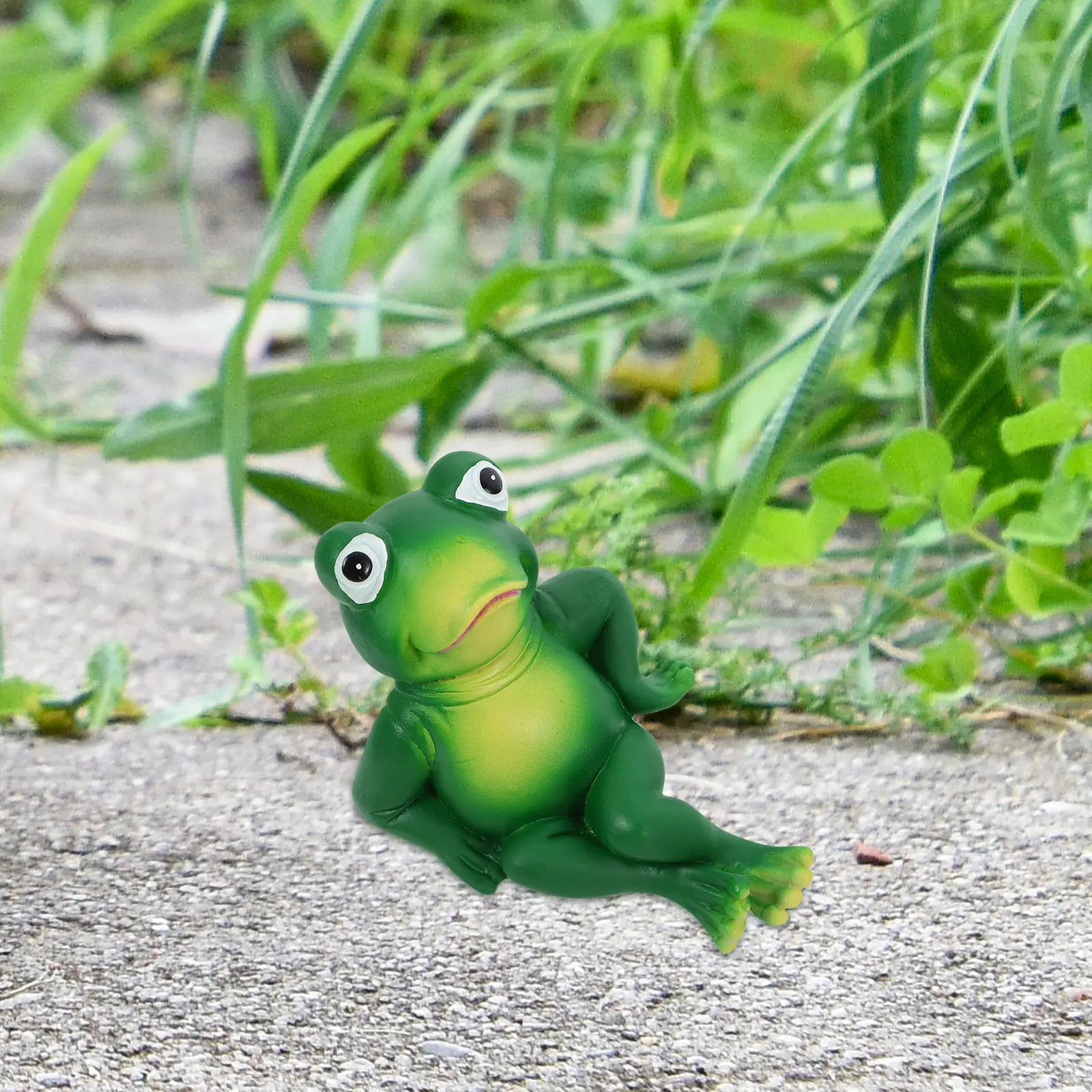 

Adorable Resin Frog Statue Garden Ornament Outdoor Decor Frog Garden Decor for Lawn Pathway Table Centerpiece Gift Idea Resin
