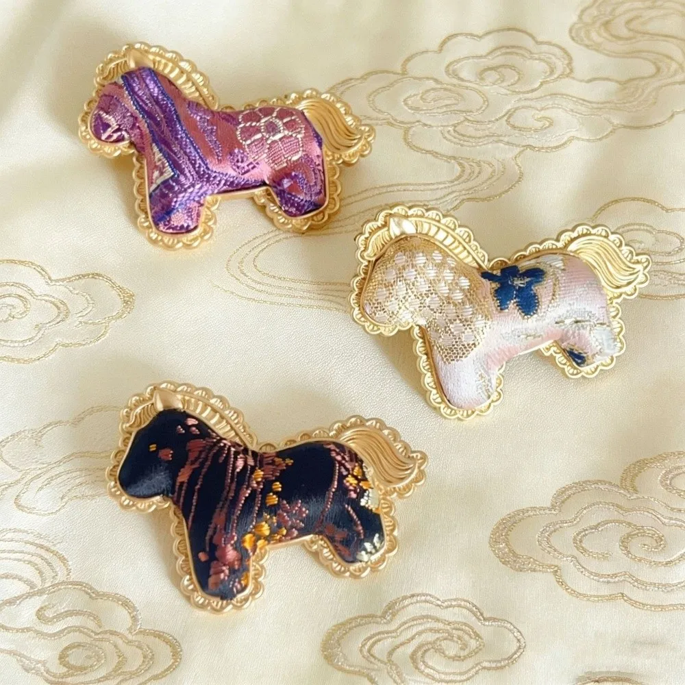 Chinese Style Horse Brooch Embroidery Details Brocade Material Song Brocade Brooch Retro Design Handmade Embroidery Brooch
