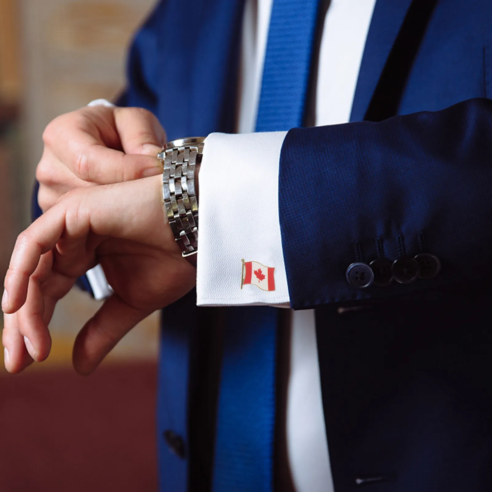 10Pcs Canadian Flag Brooch Lapel Pin Alloy Metal Patriotic Badge for Clothing Backpack Hat Travel Souvenir Gifts