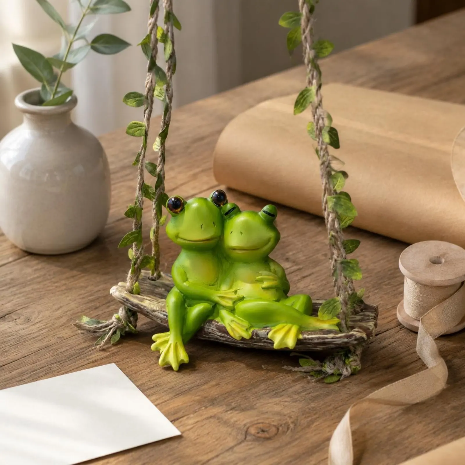 

Frog Swing Ornament Green Frogs Resin Frog Swing Rope Cords Foliage Vine Wrap for Garden