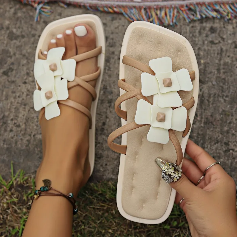 New Summer Slippers Square Head Flat with Flowers Roman Beach Shoes Anti-slip Wear-resistant Flip-flops Women