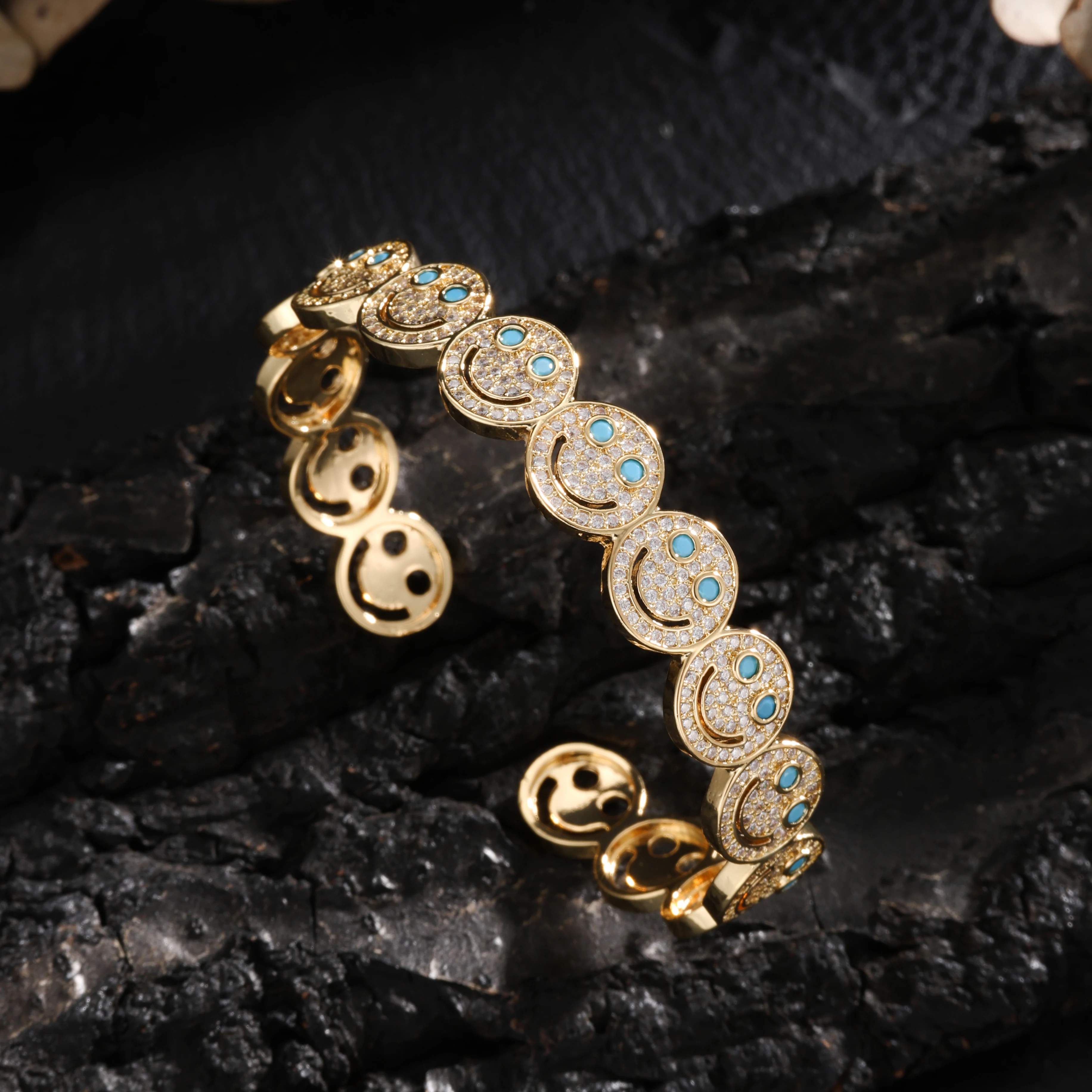 قطعة واحدة من سوار الوجه المبتسم الفاخر الرائع مناسب للسفر اليومي والحفلات والولائم لارتداء المجوهرات العصرية #4